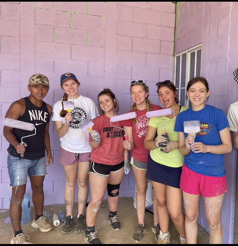 SLHS Students Travel to EL Salvador to Spread Kindness and Care