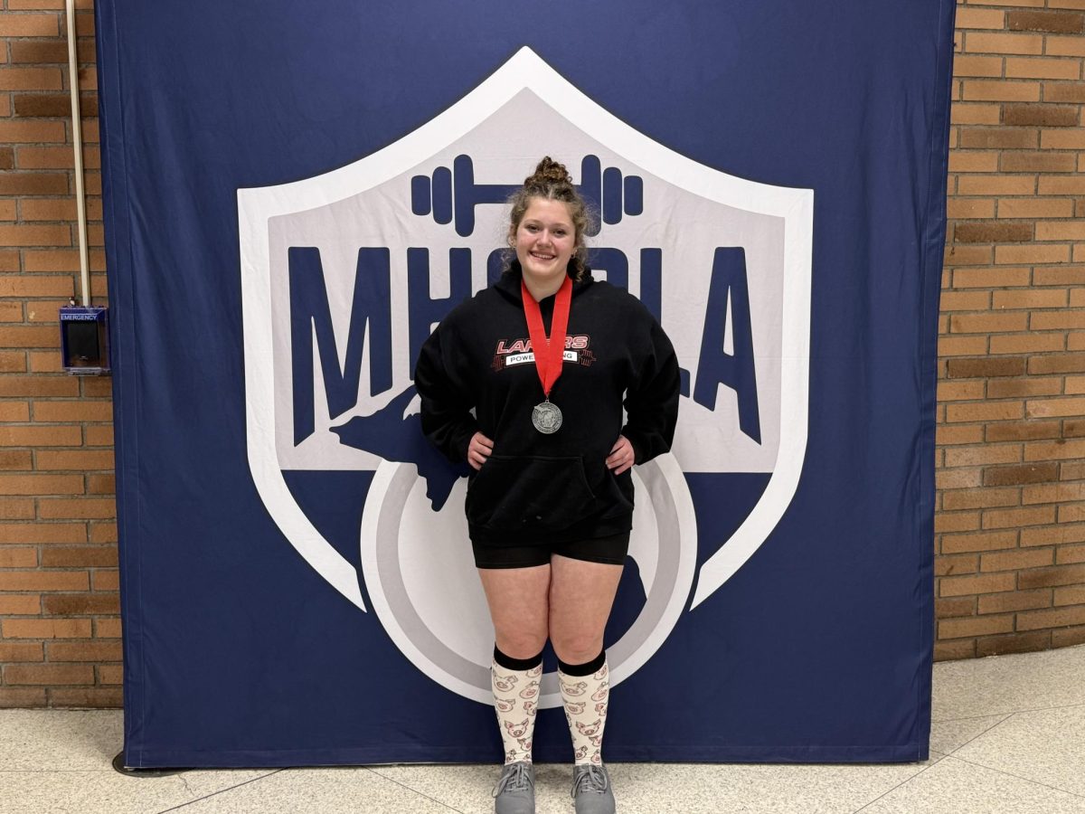 Libby Manzer Shines in First Powerlifting Season